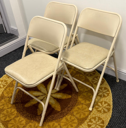 3 vintage Samsonite  folding chairs ….perfect for extra chairs for Xmas! Mp