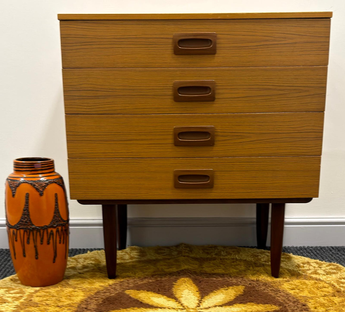 Lovely petite 4 drawer chest. Mid century,vintage, retro