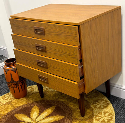Lovely petite 4 drawer chest. Mid century,vintage, retro